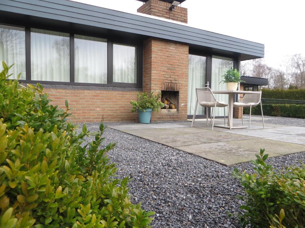 Gerenoveerd Huisje Gelegen Aan Water Bij Bos Villa Lanaken Exteriör bild